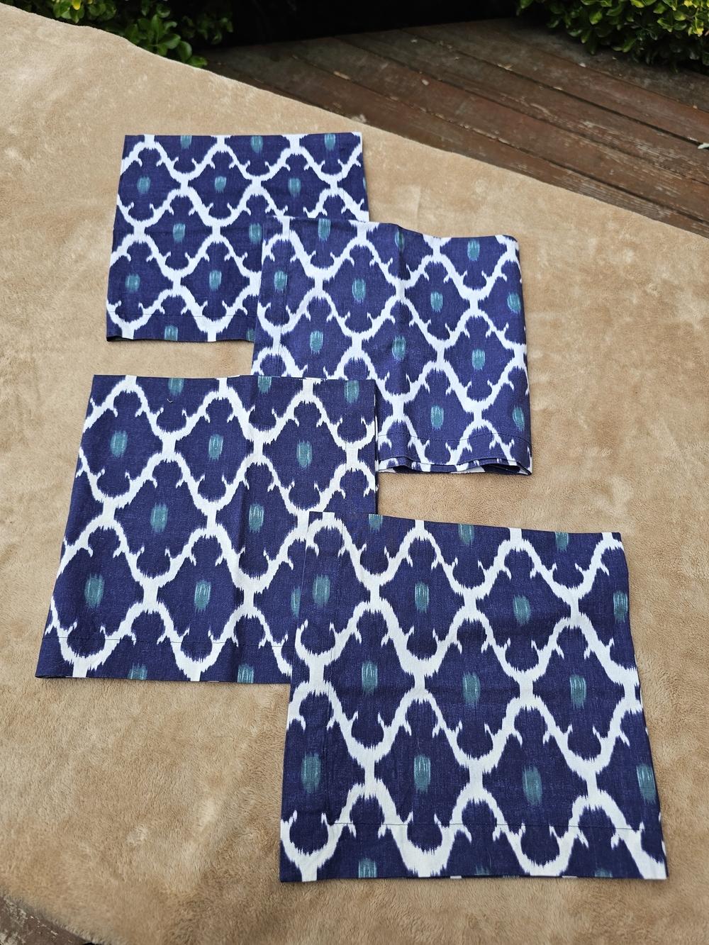 Williams Sonoma Navy, White & Teal Ikat Dinner Napkins (4)